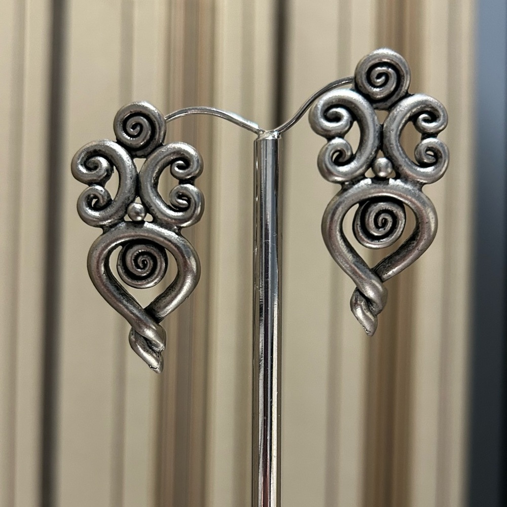 Scroll earrings